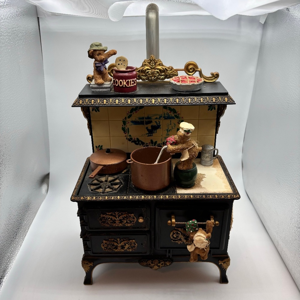VTG Mr. Christmas Cooking For Christmas Animated Musical Stove Partially Working